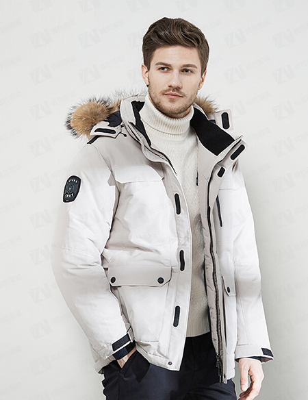 秋冬新款男女同款米白色连帽冲锋衣短款保暖羽绒服